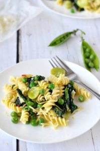 This BROAD BEAN, PEA & LEMON PASTA with chilli and garlic is a super quick and easy 15 minute meal. Summer in a bowl! | Plus Ate Six